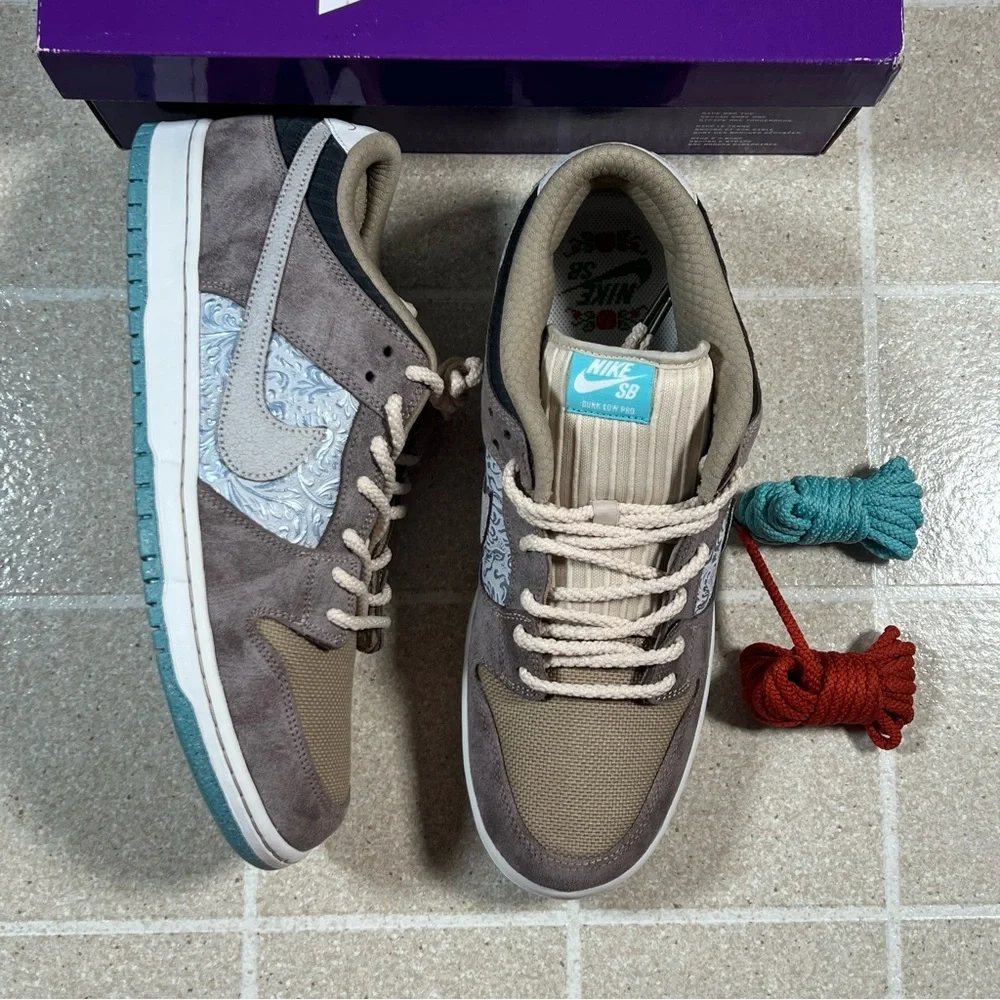 Nike Men's Athletic Shoes Brown Tan Teal Accent